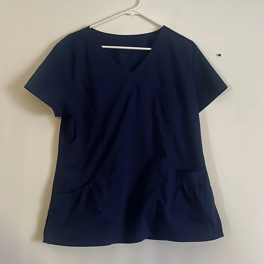 Bundle of 2 scrub tops and 1 scrub pants - Picture 2 of 16